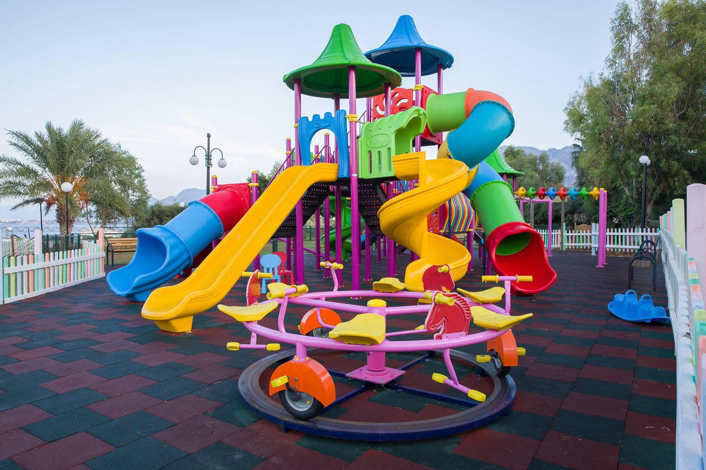 Merit Crystal Cove Hotel Casino & Spa Karavas  Dış mekan fotoğraf